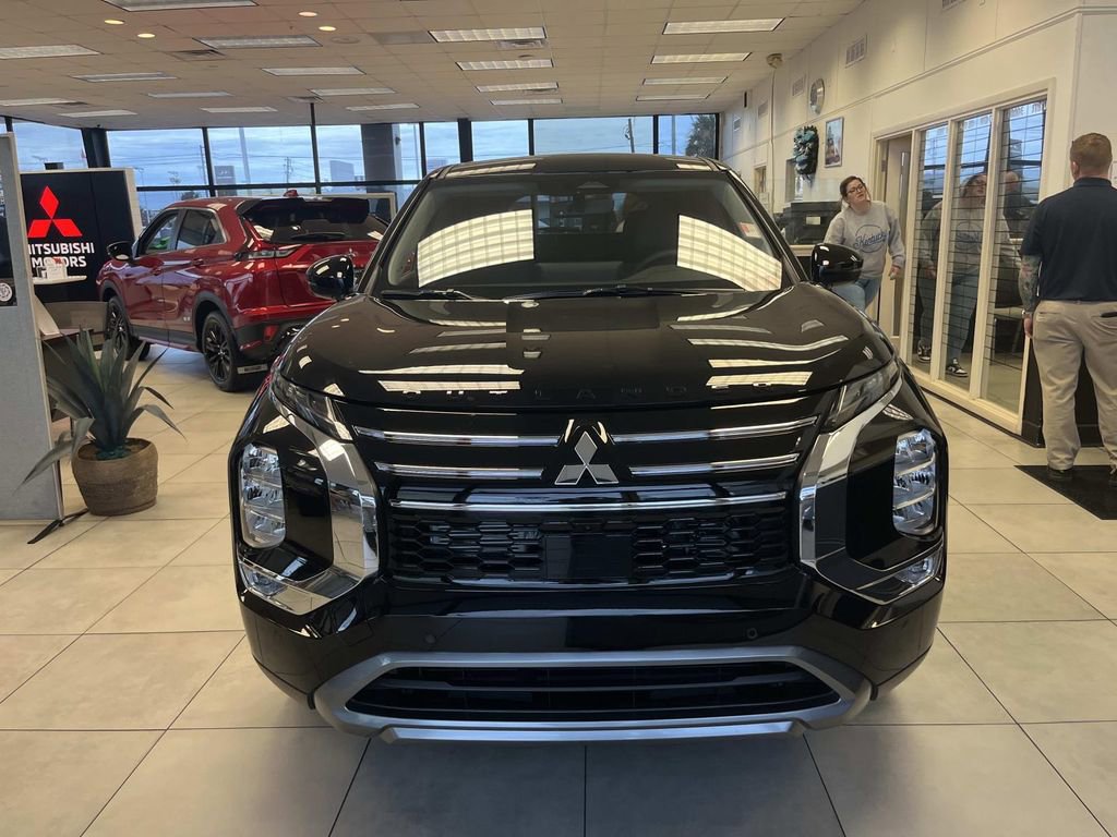 New 2026 Mitsubishi Outlander SE image 8