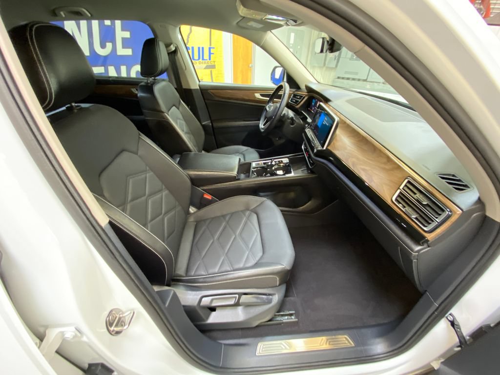 Used 2025 Volkswagen Atlas SE FWD image 25