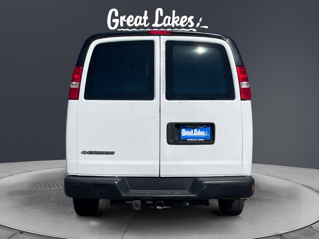 Used 2018 Chevrolet Express 2500 RWD image 4