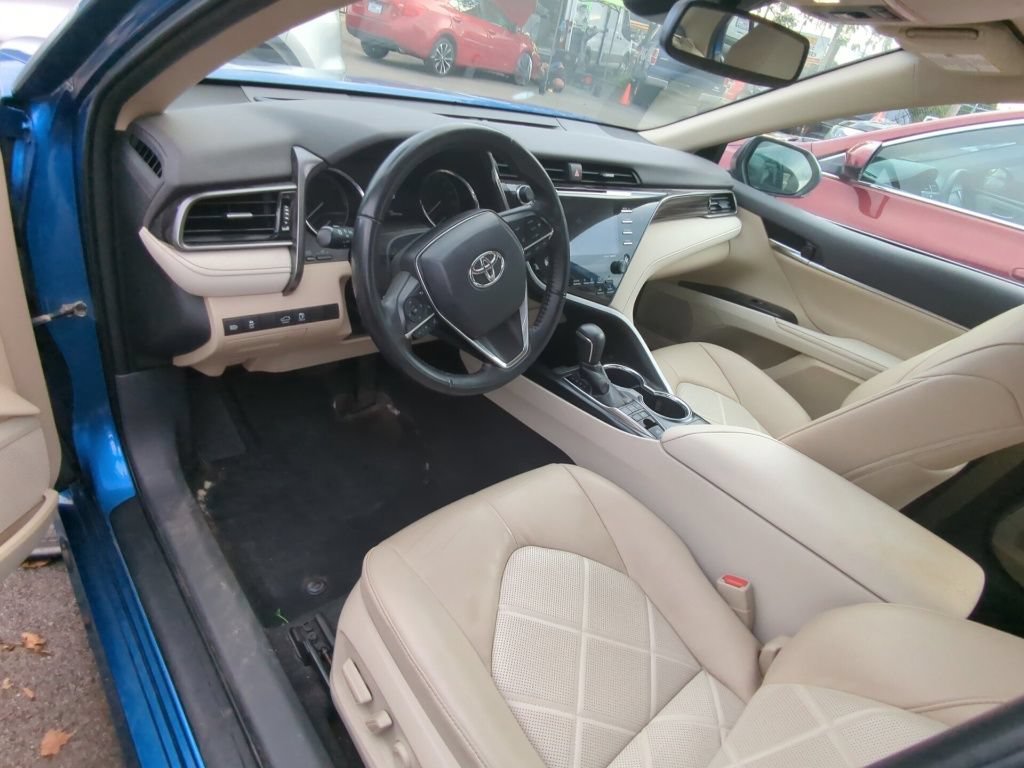 Used 2019 Toyota Camry XLE FWD image 7