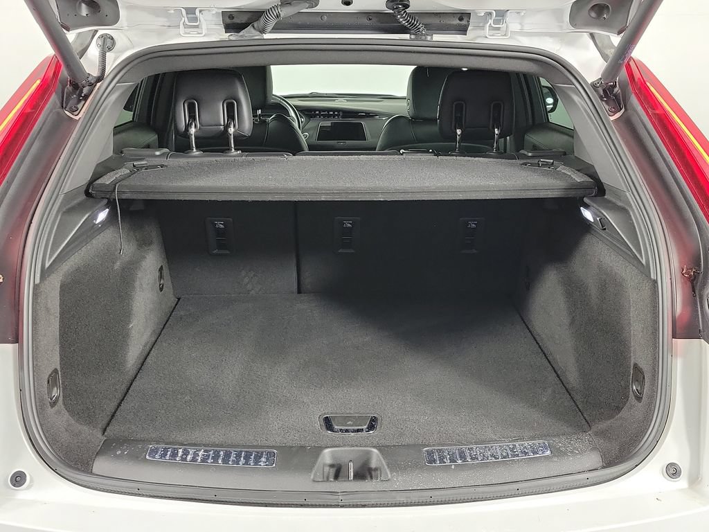 Used 2023 Cadillac XT4 Premium Luxury FWD image 8