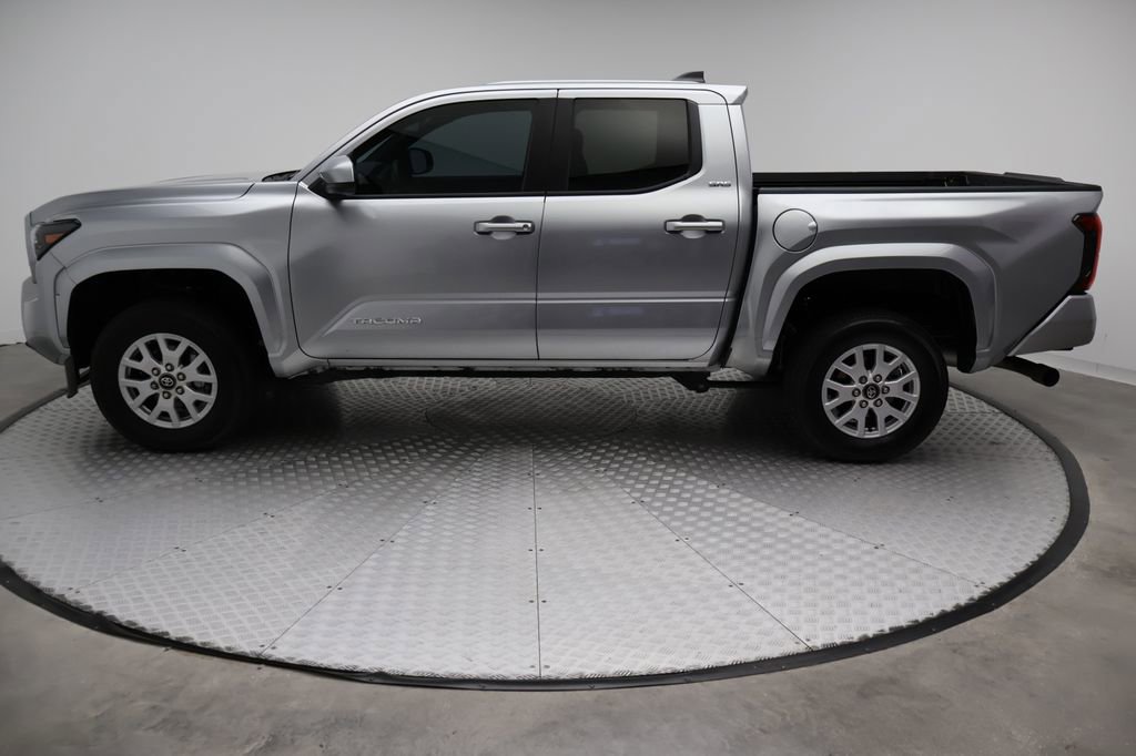 Certified 2025 Toyota Tacoma SR5 image 12