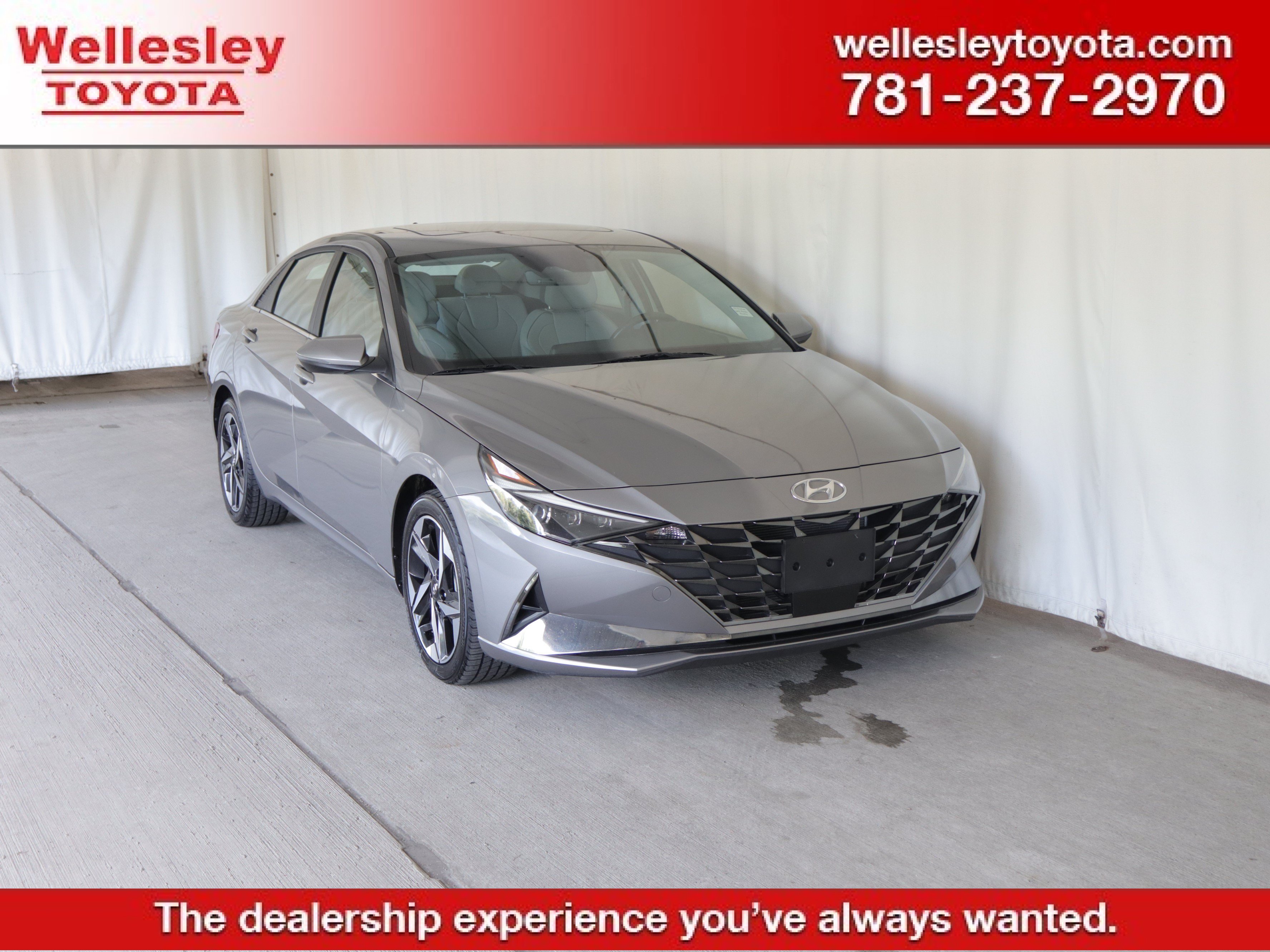 Used 2022 Hyundai Elantra Limited w/ Cargo Package FWD image 1
