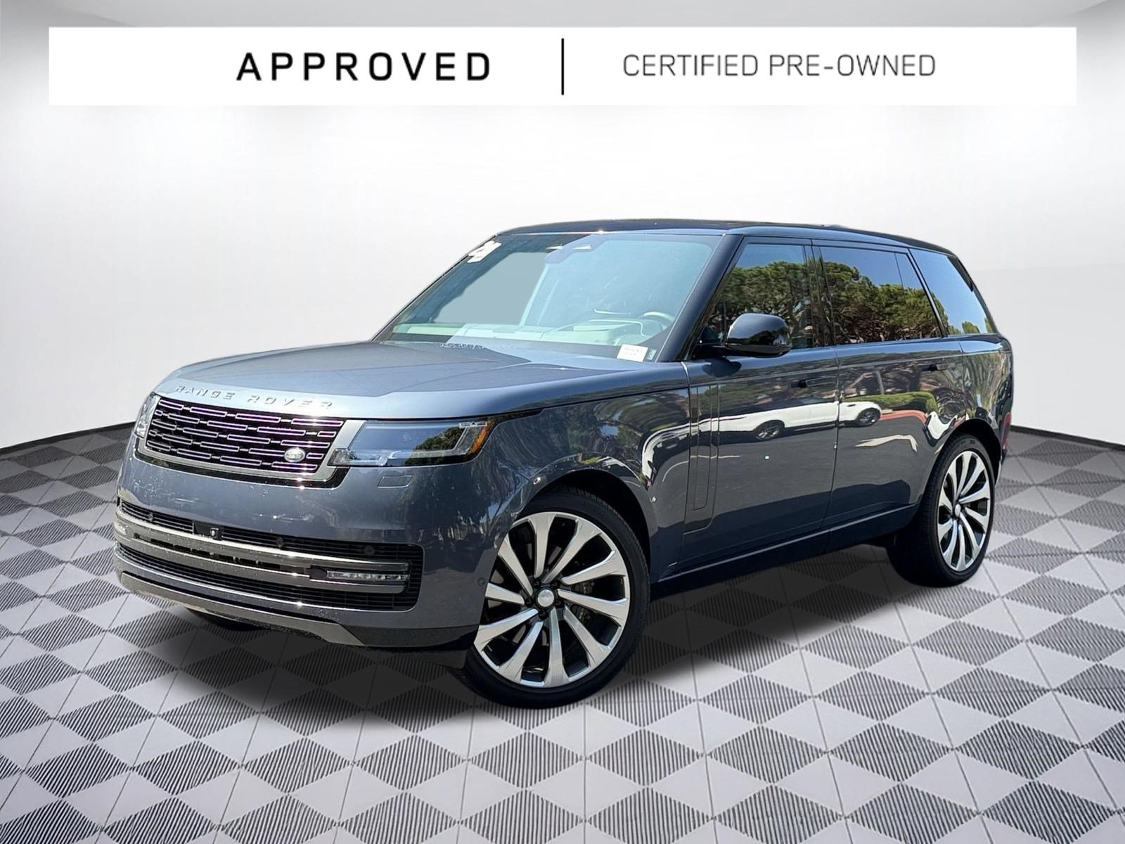 Used 2025 Land Rover Range Rover Long Wheelbase SE AWD/4WD image 1