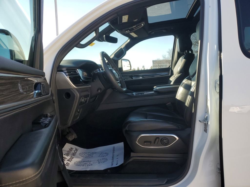 Used 2022 Jeep Wagoneer Series III w/ Premium Group I image 33