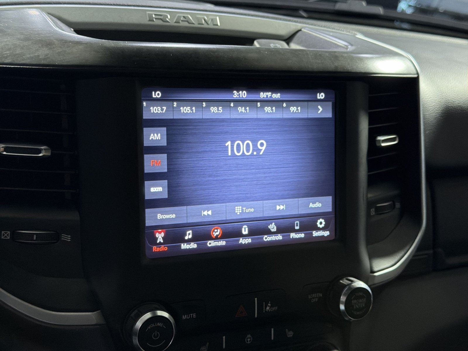 Used 2021 RAM 1500 Big Horn AWD/4WD image 32