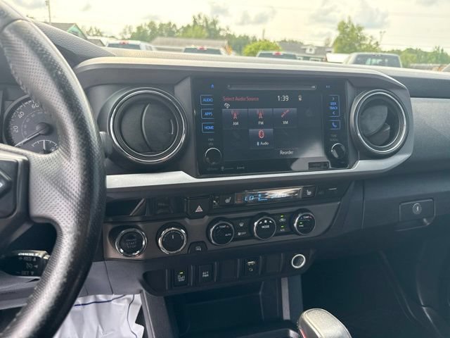 Used 2017 Toyota Tacoma 4x4 Double Cab image 30