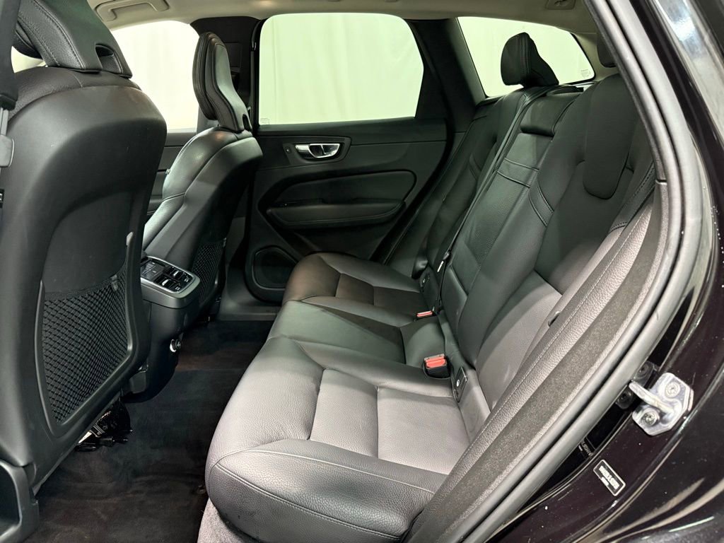 Used 2020 Volvo XC60 T6 Inscription w/ Protection Package Premier image 22
