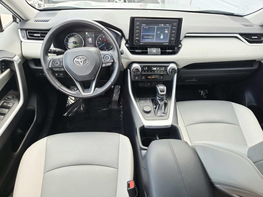 Used 2022 Toyota RAV4 XLE Premium AWD/4WD image 10