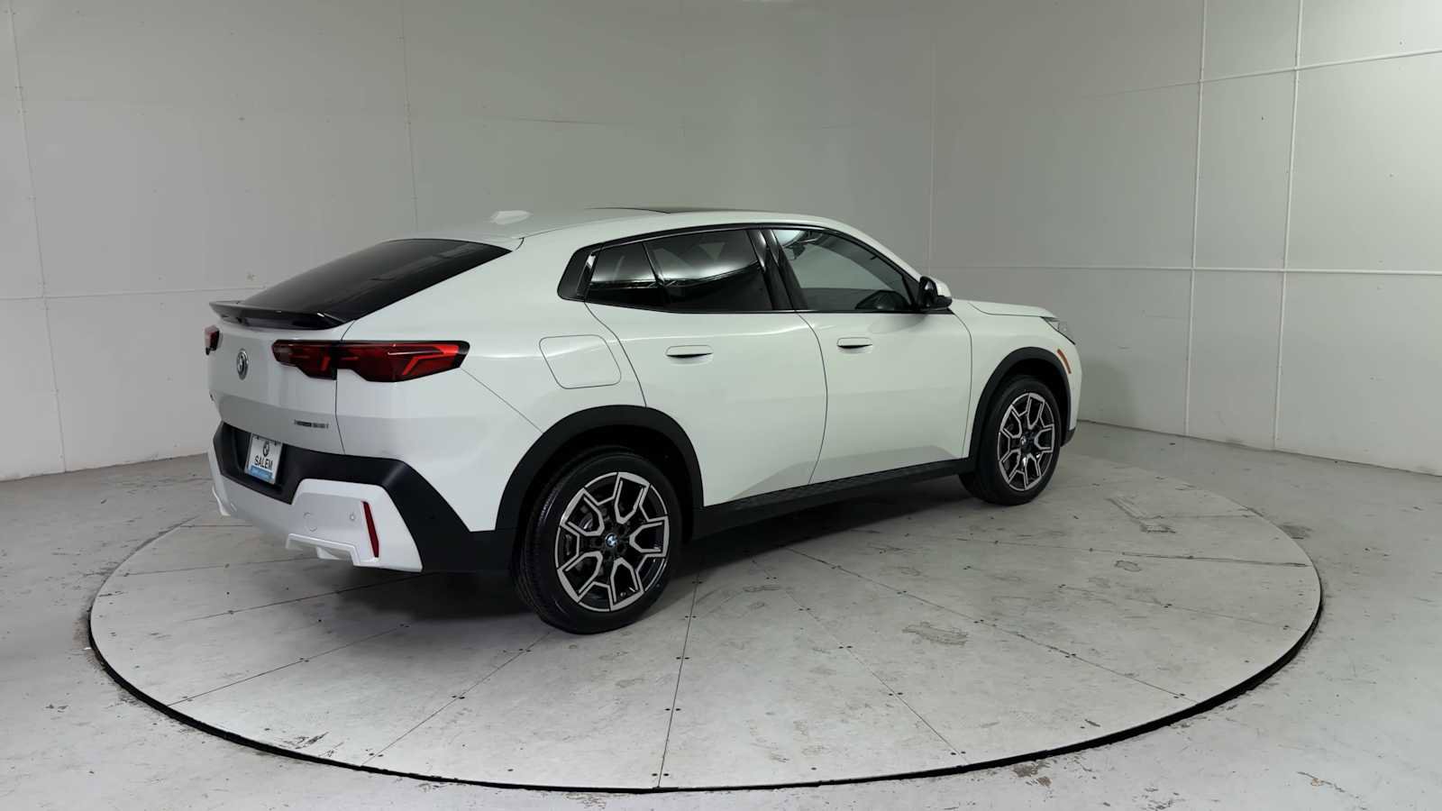 New 2026 BMW X2 xDrive28i w/ Technology Package AWD/4WD image 2