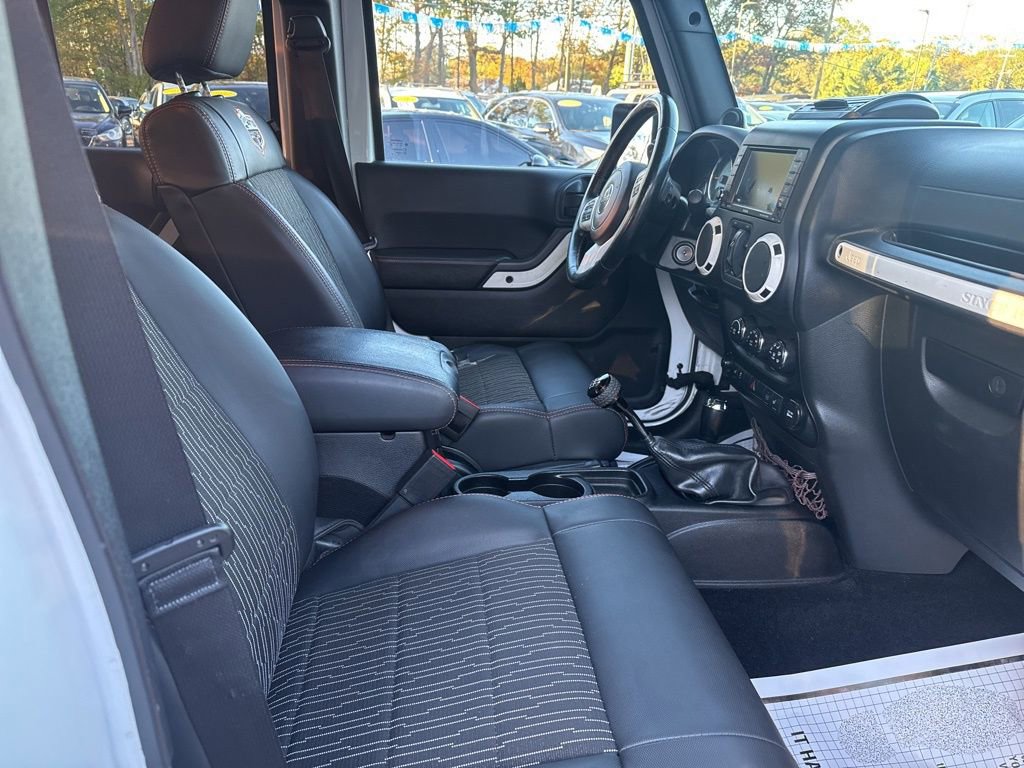 Used 2012 Jeep Wrangler Unlimited Sahara image 47