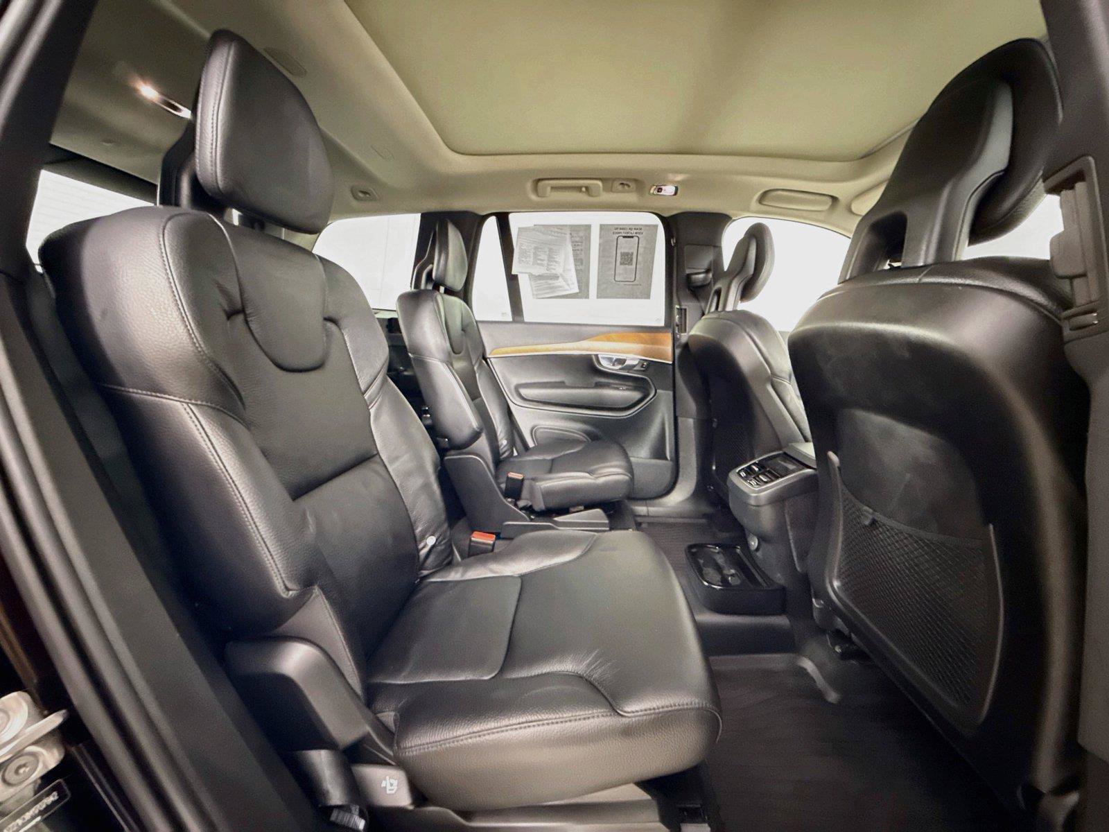 Used 2021 Volvo XC90 T6 Momentum w/ Climate Package AWD/4WD image 30