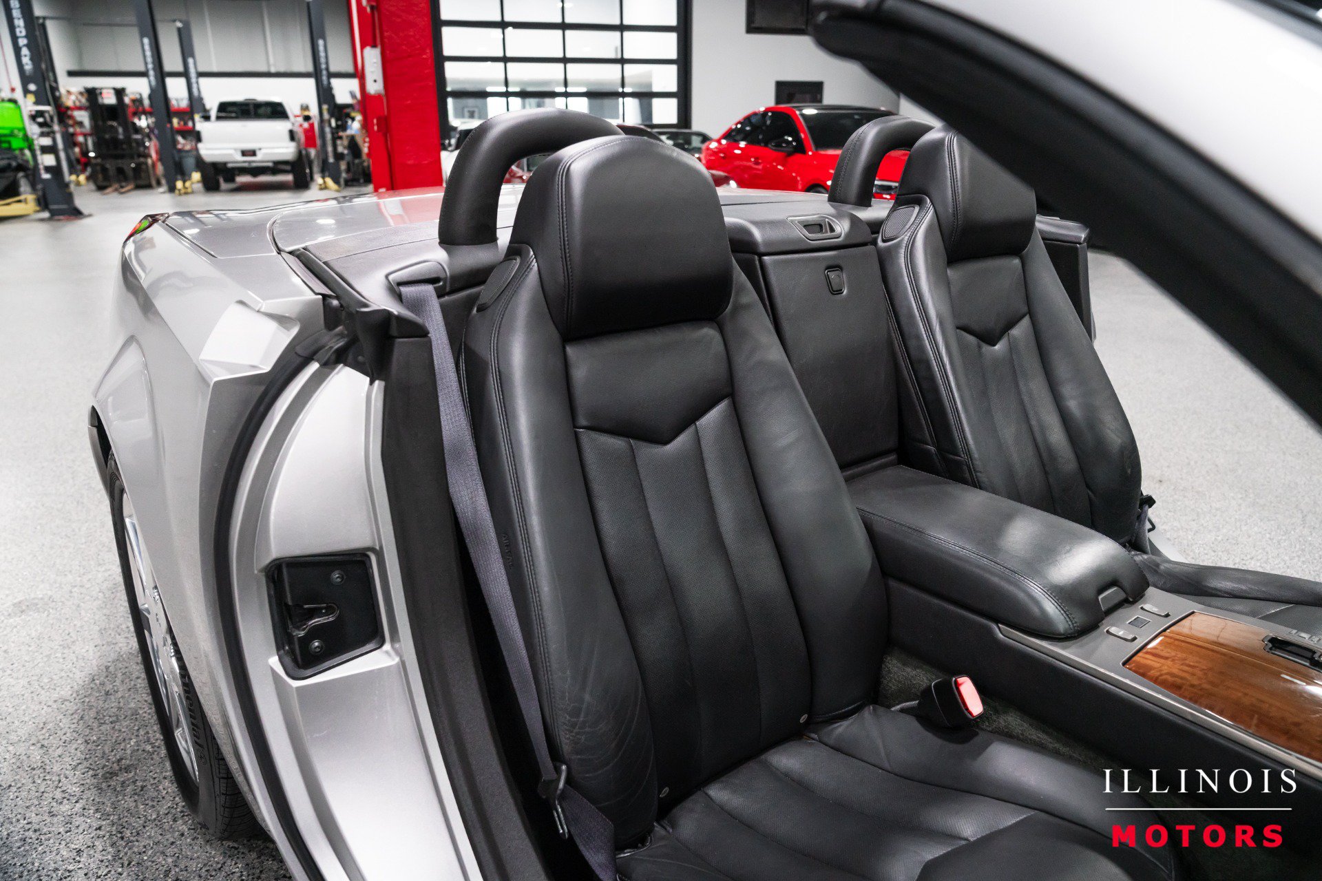 Used 2004 Cadillac XLR RWD image 27