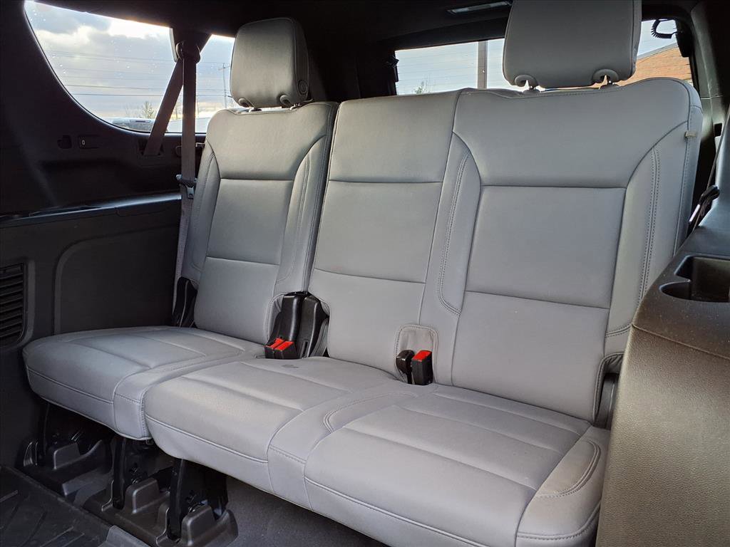 Used 2024 Chevrolet Suburban Z71 w/ Luxury Package image 9