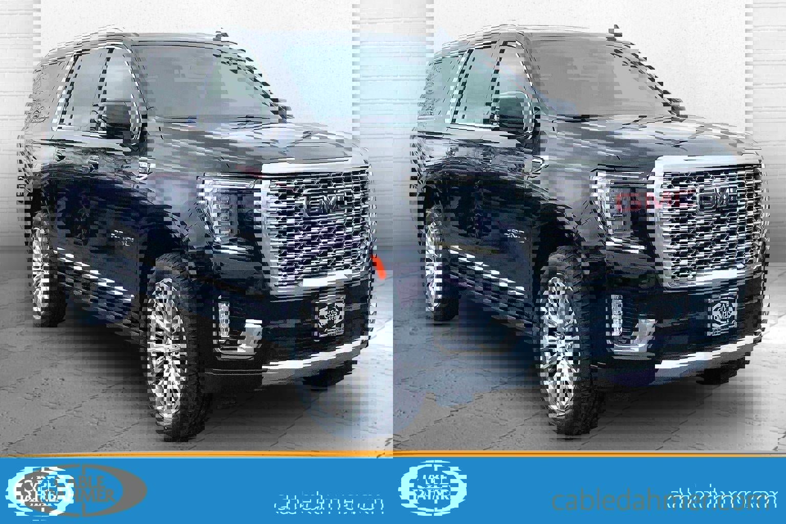 Used 2023 GMC Yukon XL Denali AWD/4WD image 1