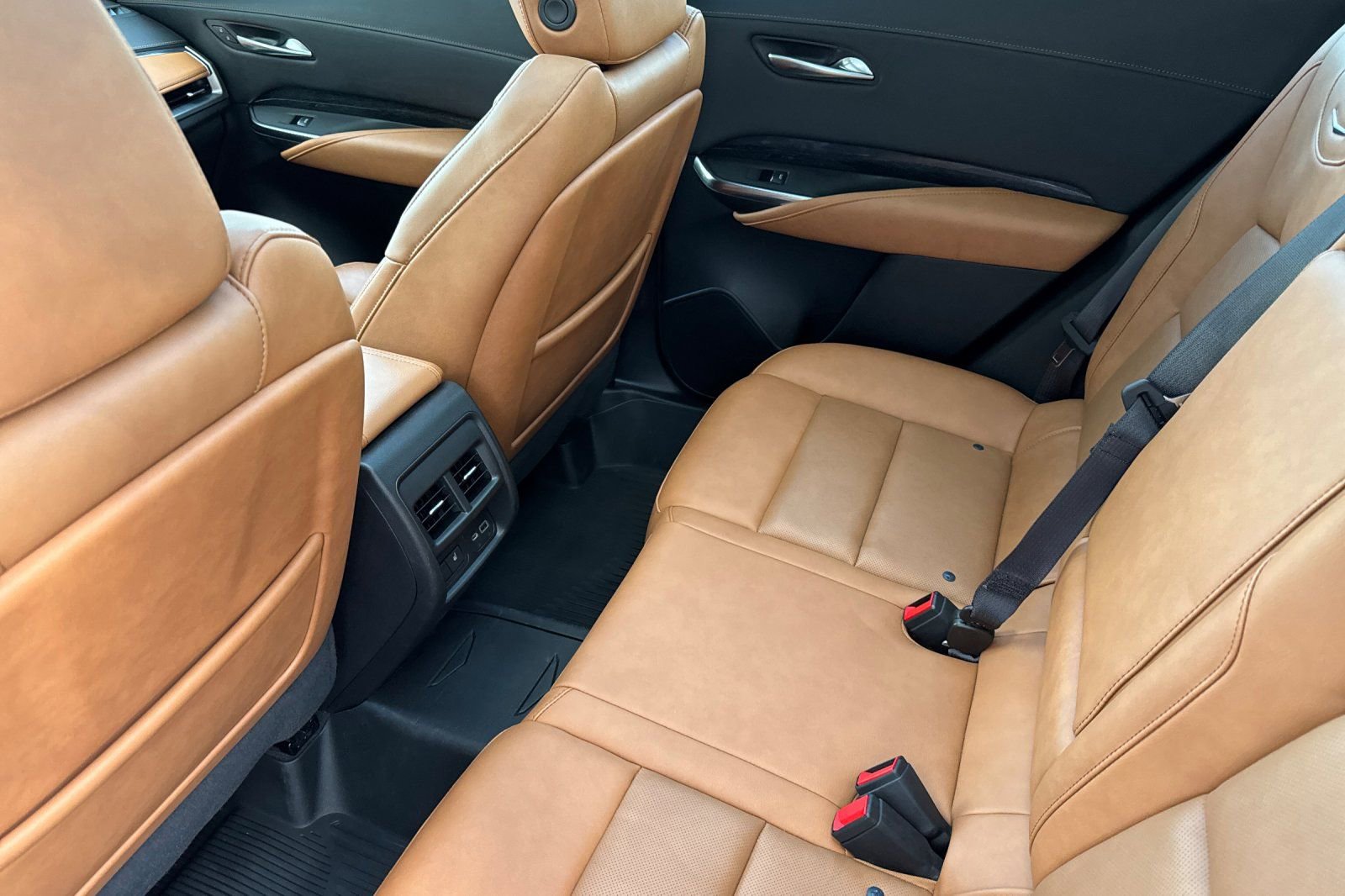 Used 2024 Cadillac XT4 Sport image 13