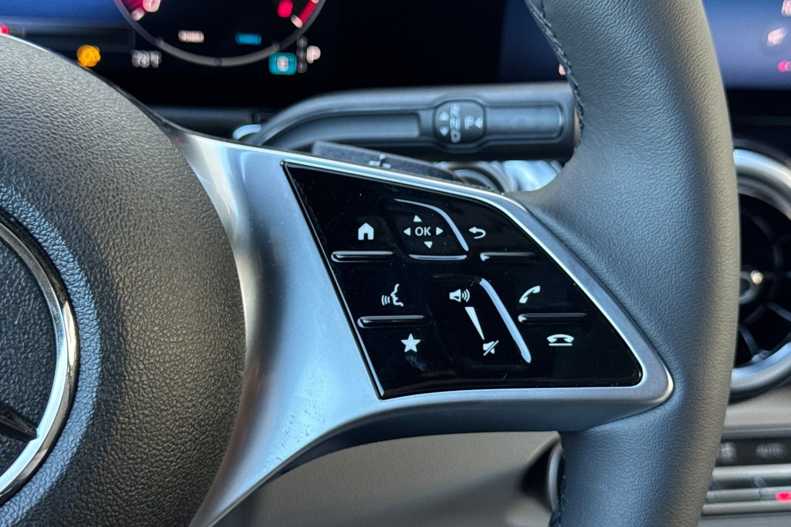 New 2026 Mercedes-Benz GLB 250 image 26