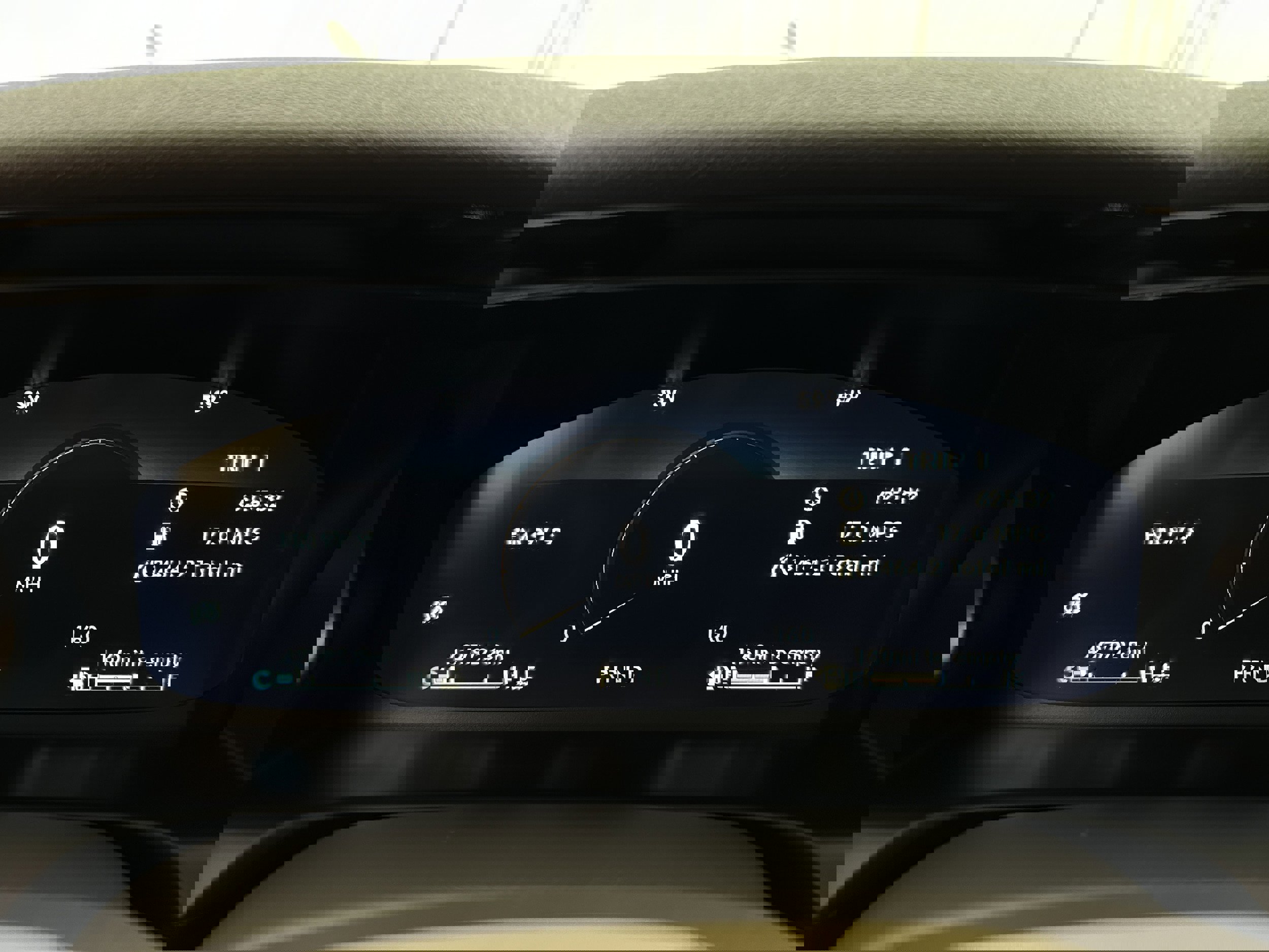 Used 2020 Lincoln Aviator Reserve w/ Class IV Trailer Tow Package image 14