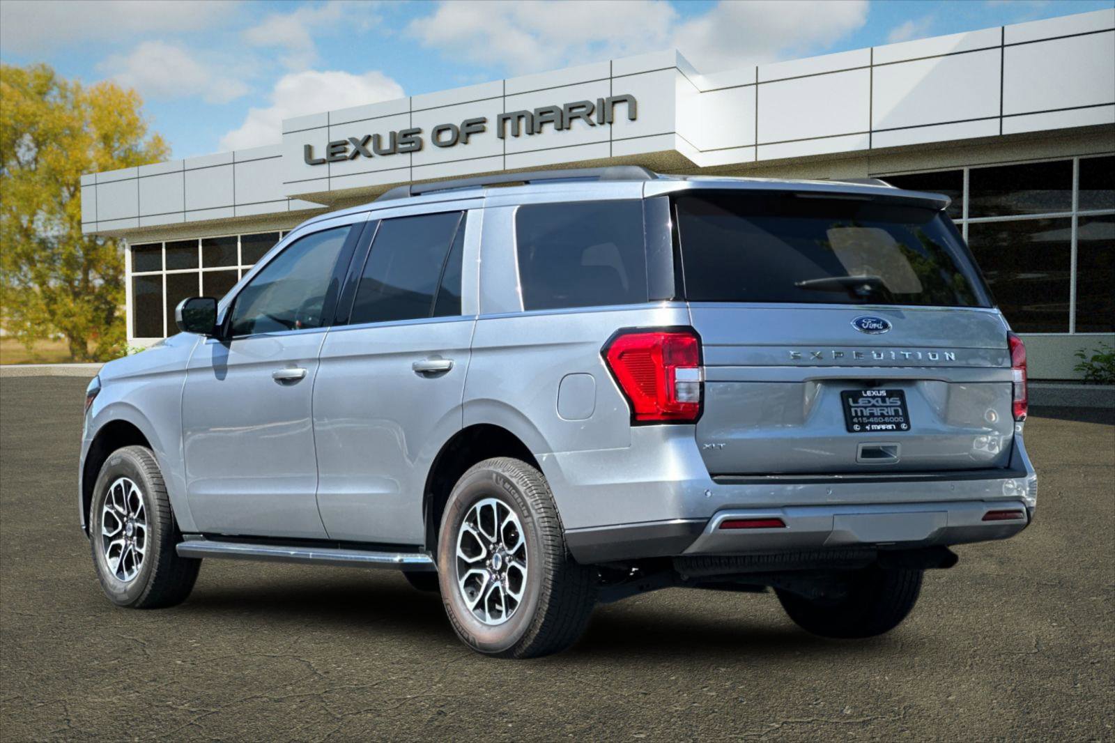 Used 2022 Ford Expedition XLT RWD image 3