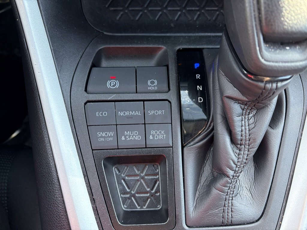 Certified 2024 Toyota RAV4 LE image 28