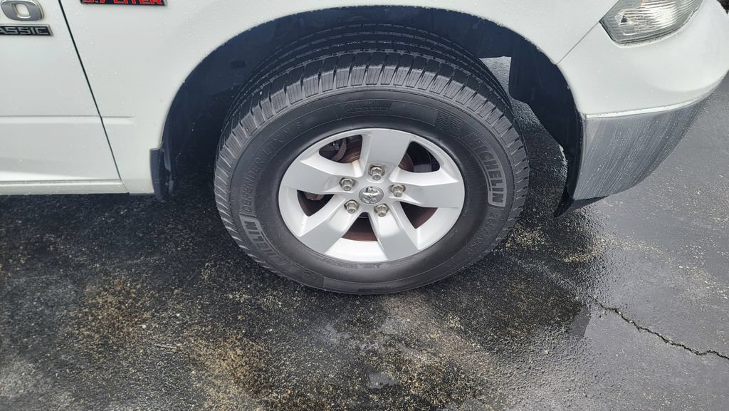 Used 2021 RAM 1500 Classic SLT AWD/4WD image 15