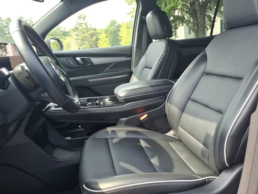 Certified 2025 Buick Enclave Preferred AWD/4WD image 13