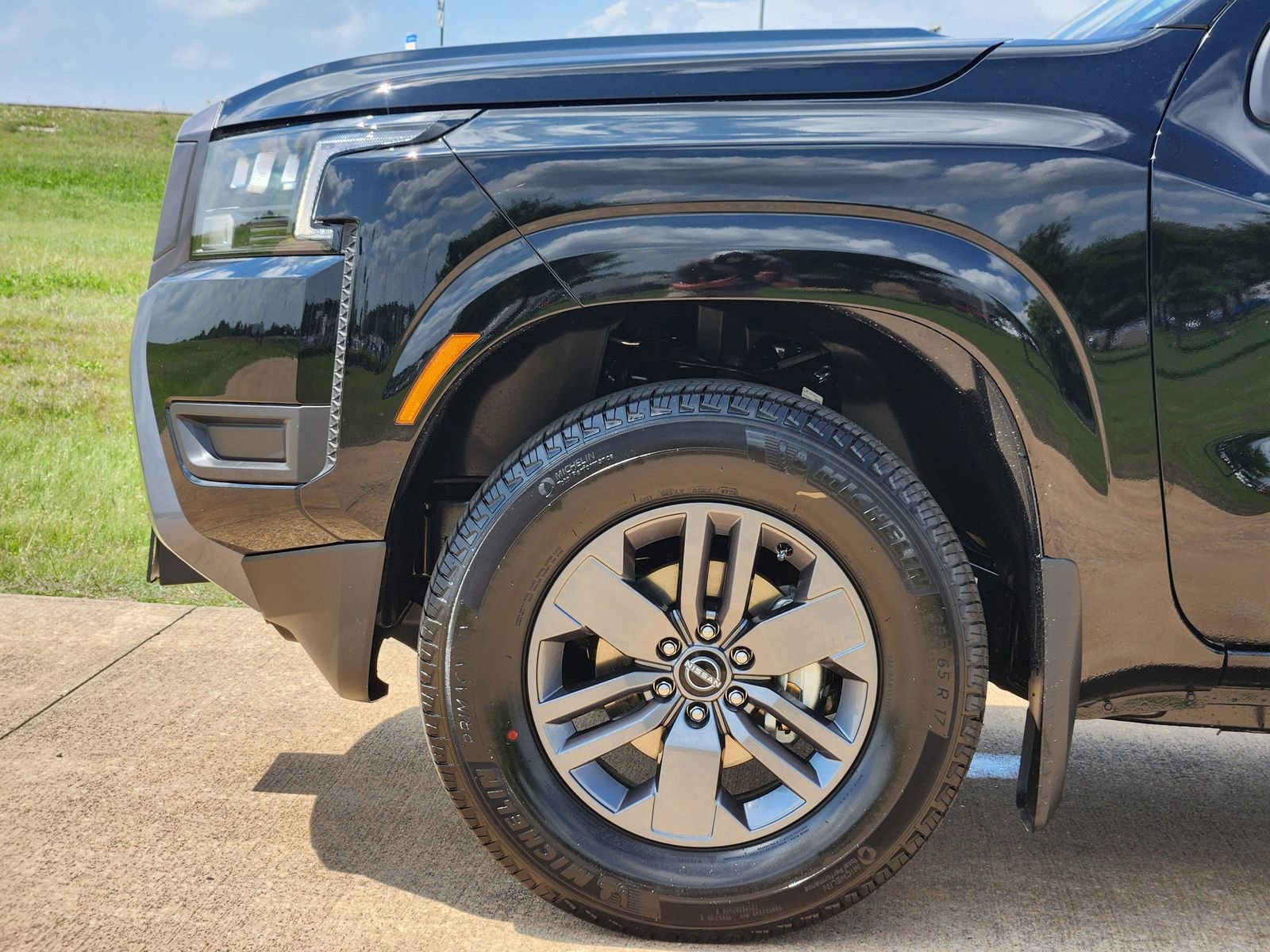 New 2026 Nissan Frontier SV RWD image 11