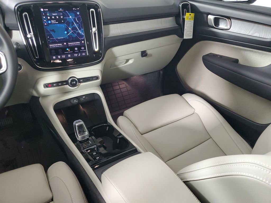 Certified 2026 Volvo XC40 B5 Plus w/ Protection Package Premier image 19