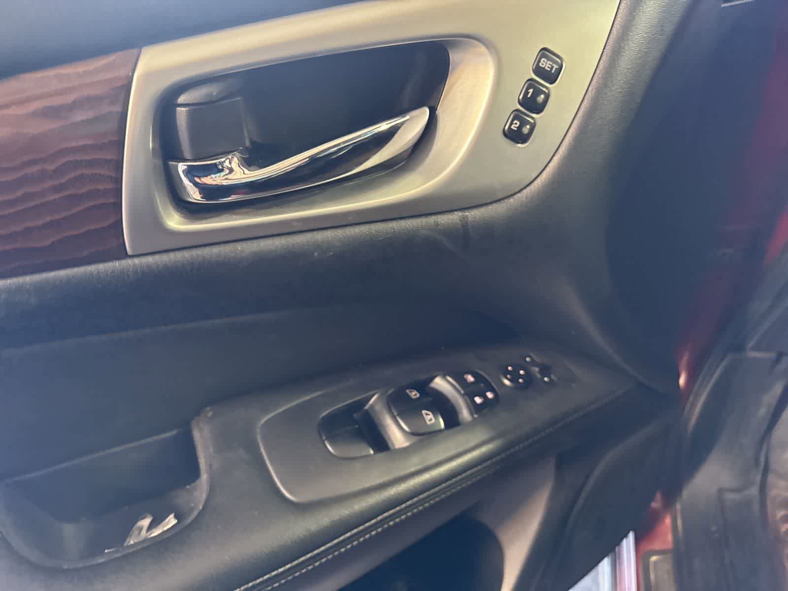 Used 2018 Nissan Pathfinder Platinum FWD image 20