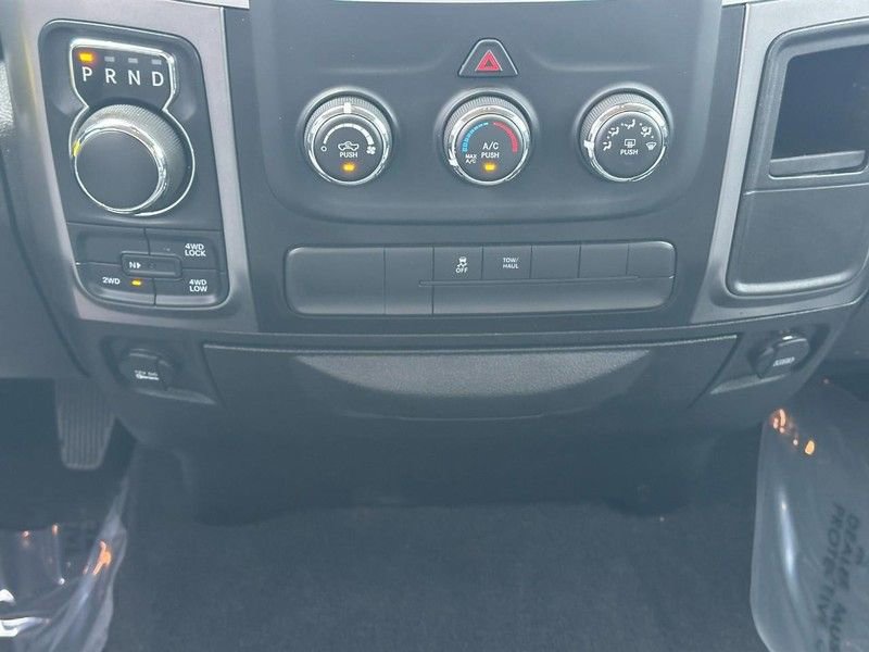 Used 2022 RAM 1500 Classic SLT image 14