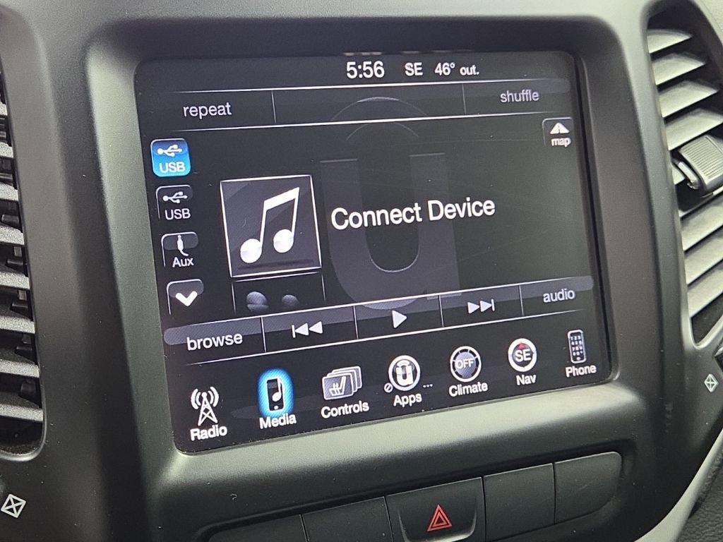 Used 2015 Jeep Cherokee Trailhawk w/ Leather Interior Group image 19