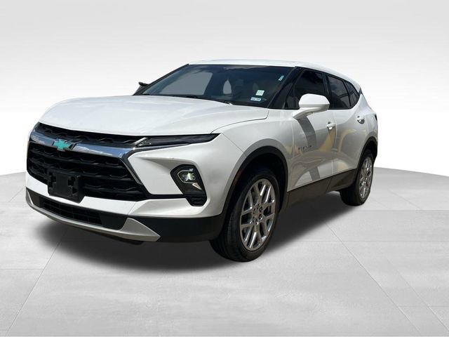 Used 2023 Chevrolet Blazer LT image 3