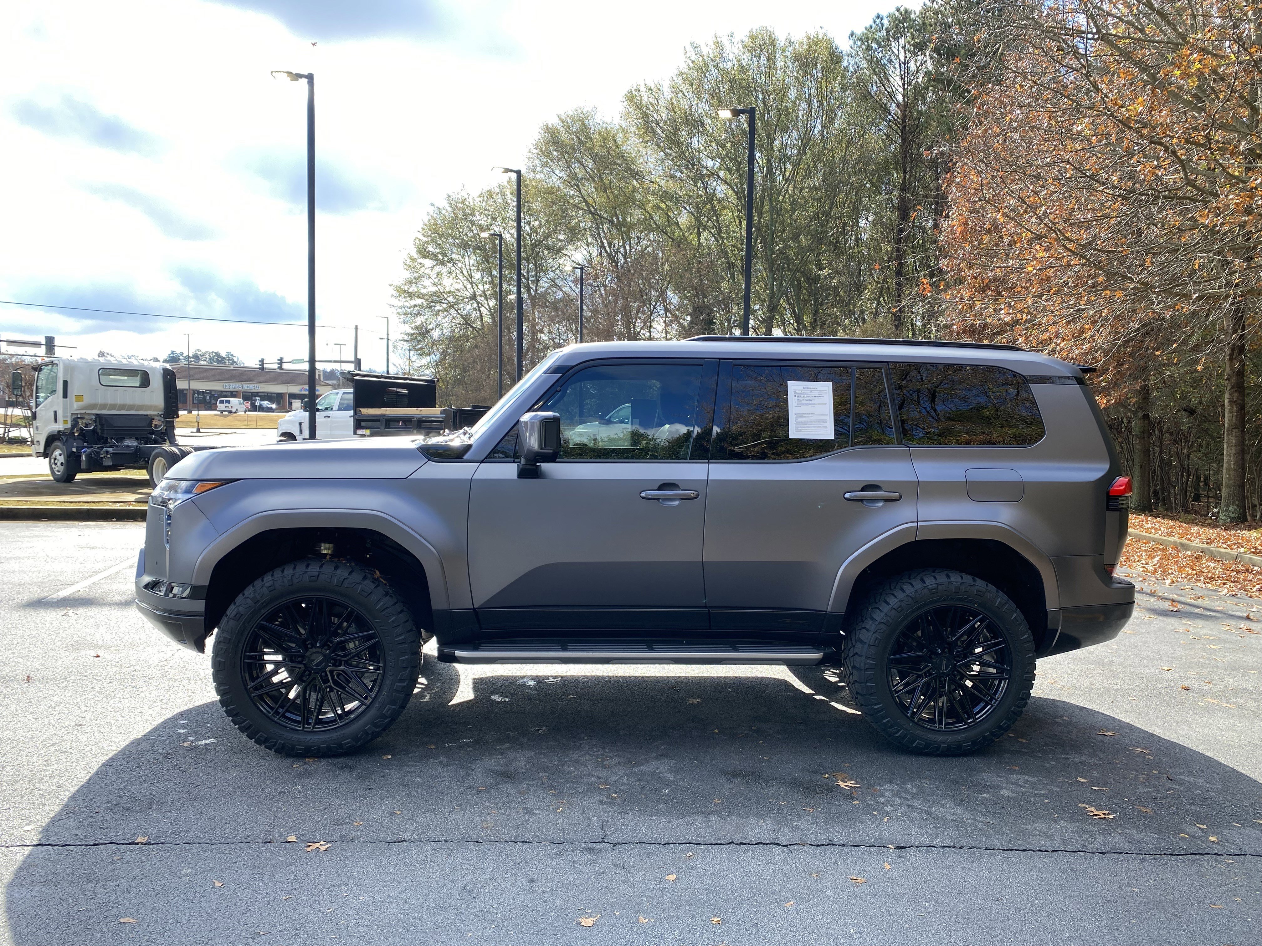 Used 2025 Lexus GX 550 w/ Cold Area Package image 6