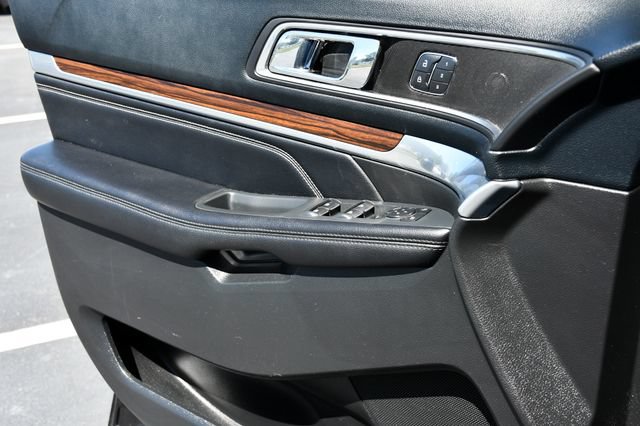 Used 2016 Ford Explorer Limited w/ Equipment Group 301A AWD/4WD image 26