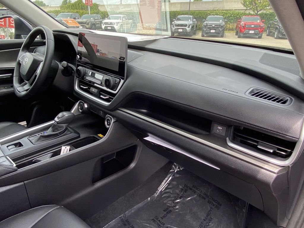 Certified 2025 Toyota Grand Highlander FWD image 18