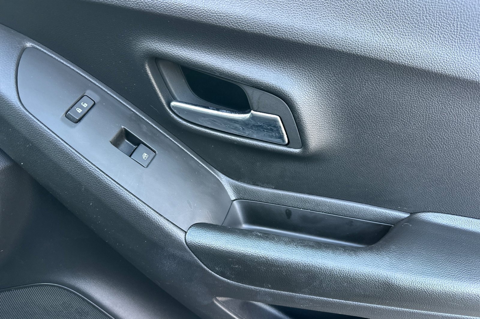 Used 2022 Chevrolet Trax LT w/ LT Convenience Package image 21