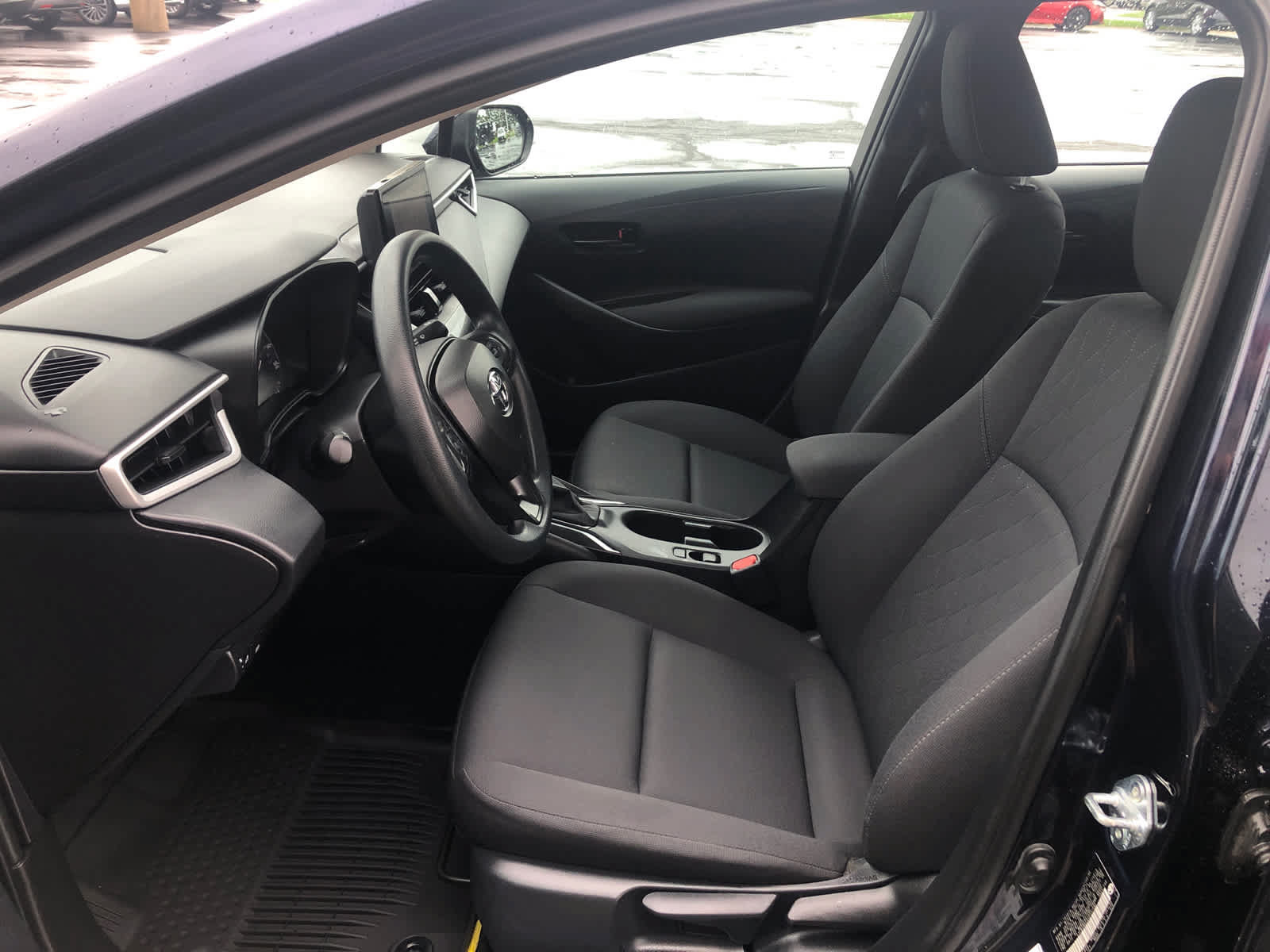 Used 2025 Toyota Corolla LE FWD image 7
