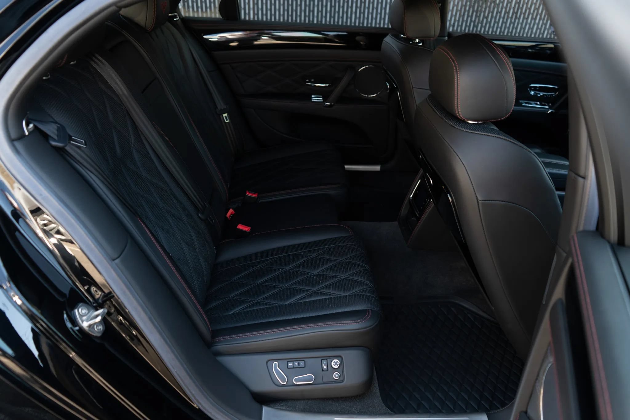 Used 2014 Bentley Flying Spur W12 AWD/4WD image 25