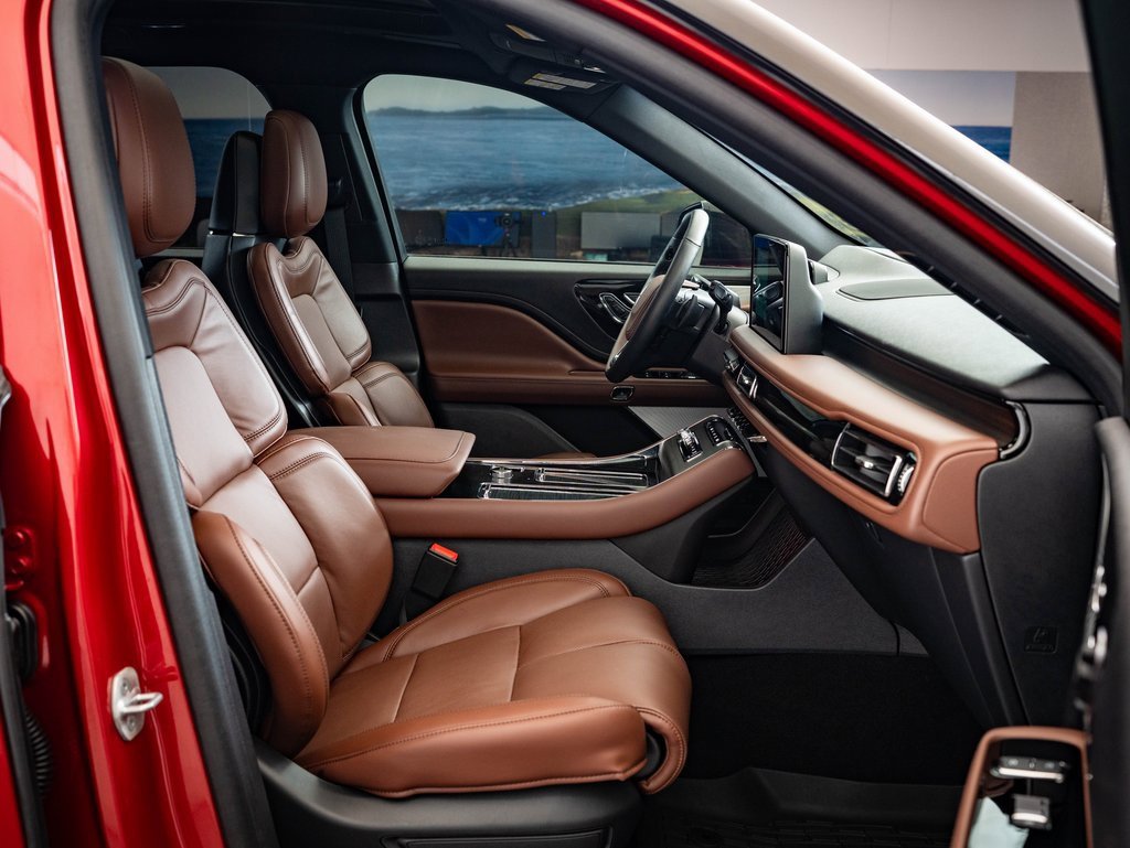 Used 2025 Lincoln Aviator Reserve w/ Equipment Group 201A image 23