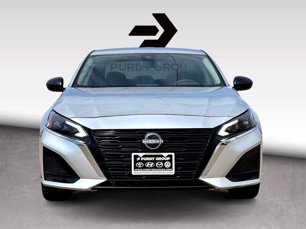 Used 2024 Nissan Altima 2.5 SV image 3