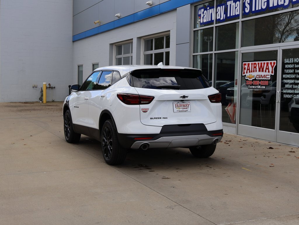 New 2025 Chevrolet Blazer LT w/ LPO, Black Sport Package image 8