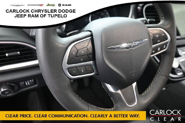 Used 2025 Chrysler Pacifica Select FWD image 17