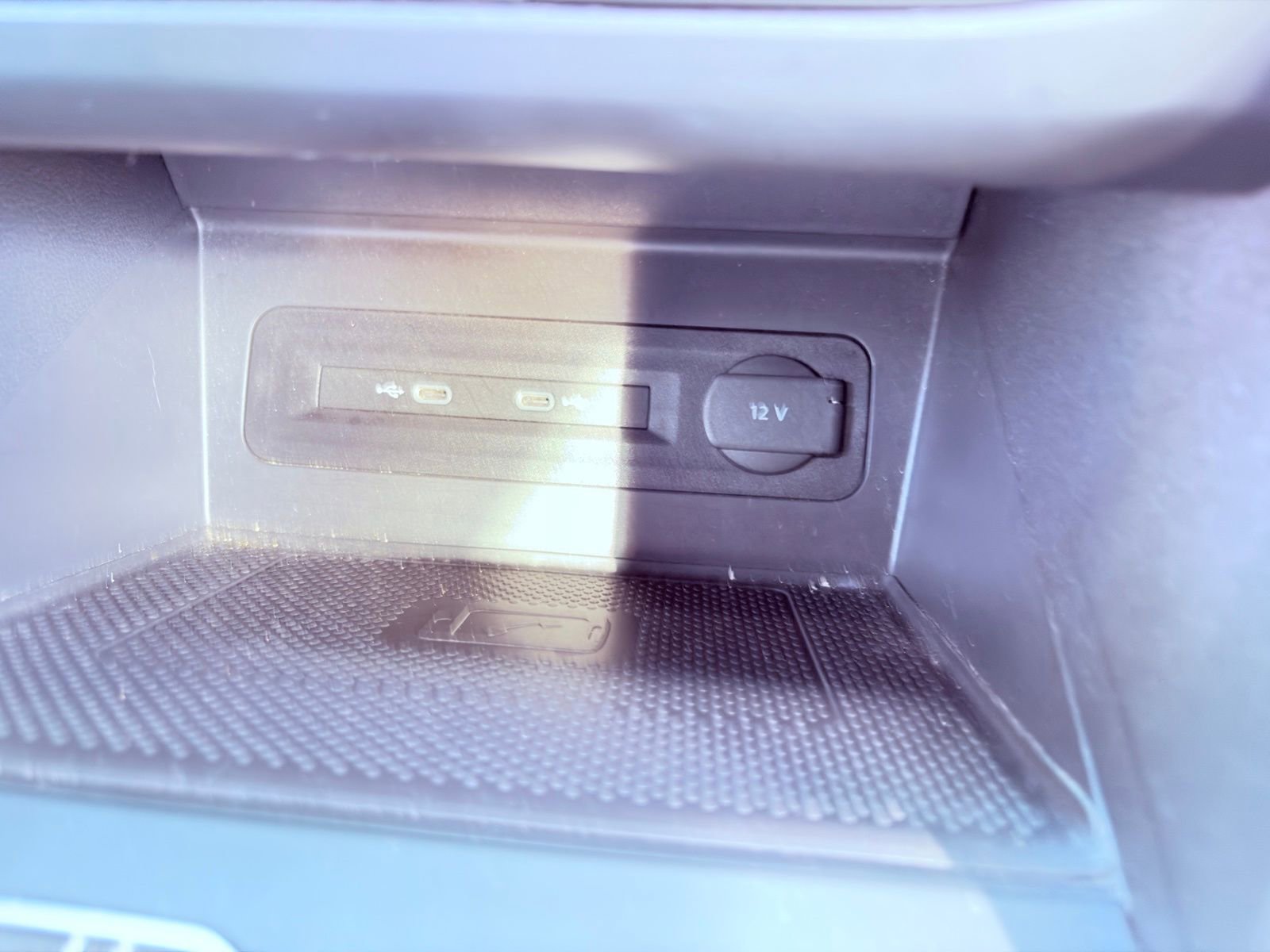 Used 2021 Volkswagen Atlas Cross Sport SE image 19