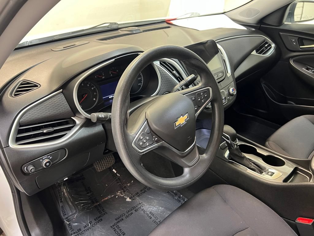 Used 2023 Chevrolet Malibu LS FWD image 17