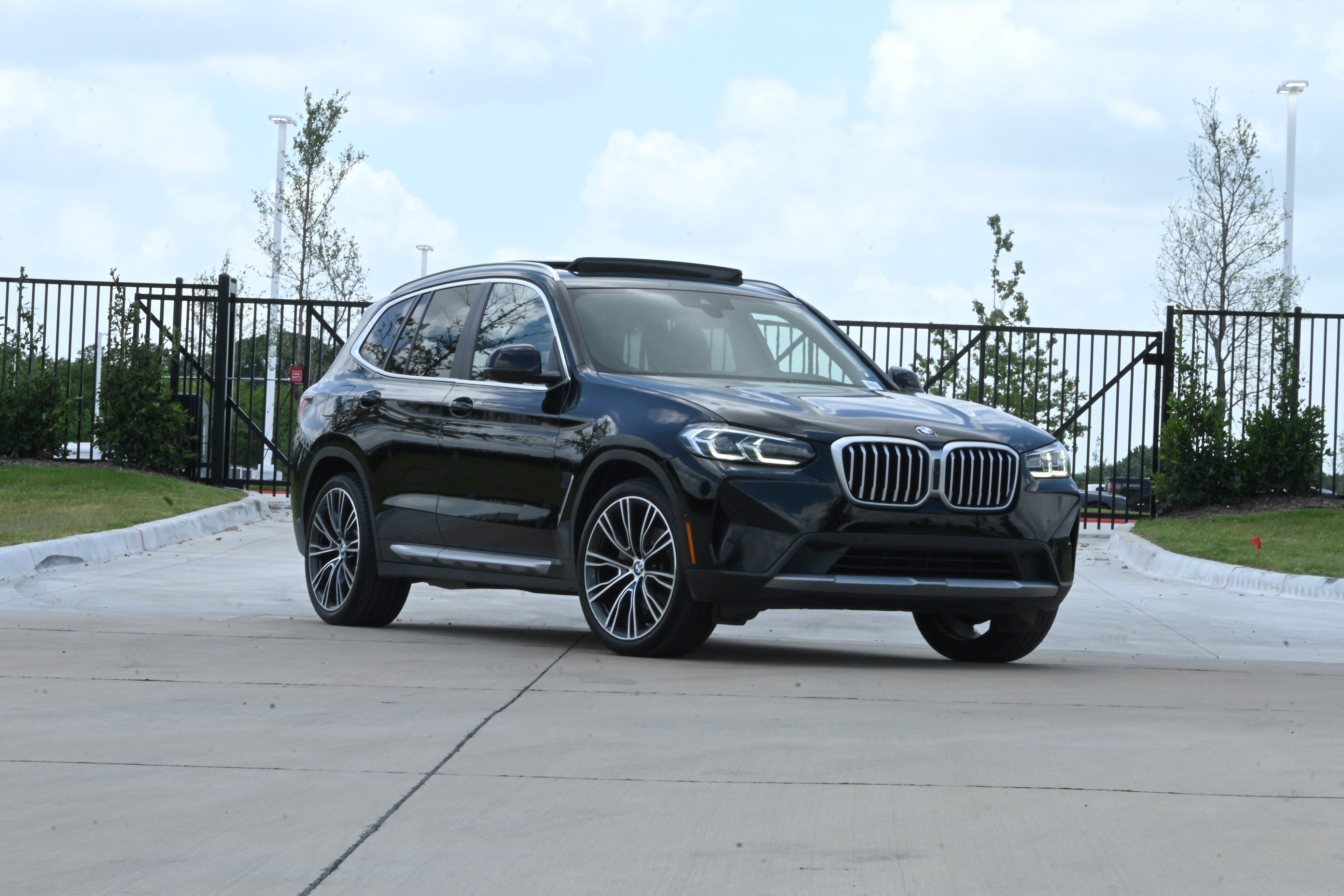 Certified 2023 BMW X3 sDrive30i w/ Convenience Package w/ZPA RWD image 2