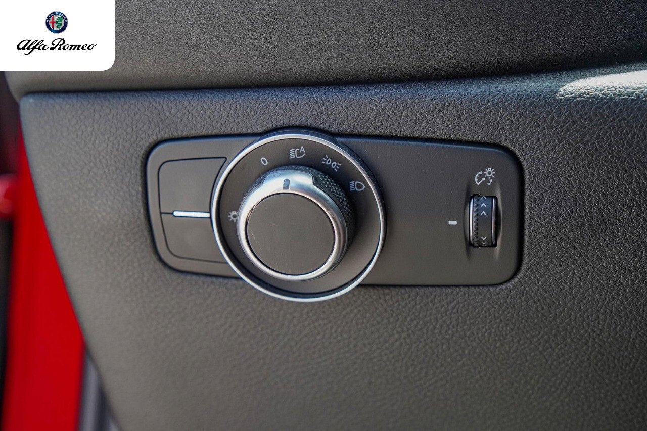 New 2025 Alfa Romeo Tonale image 15