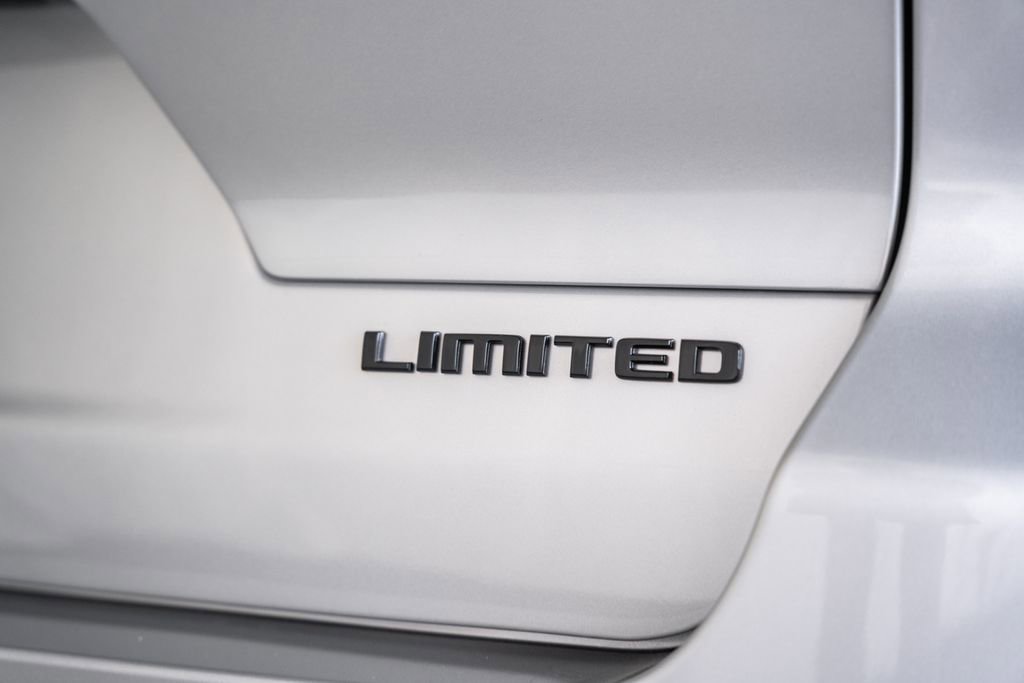 New 2025 Jeep Grand Cherokee L Limited w/ Luxury Tech Group II image 7