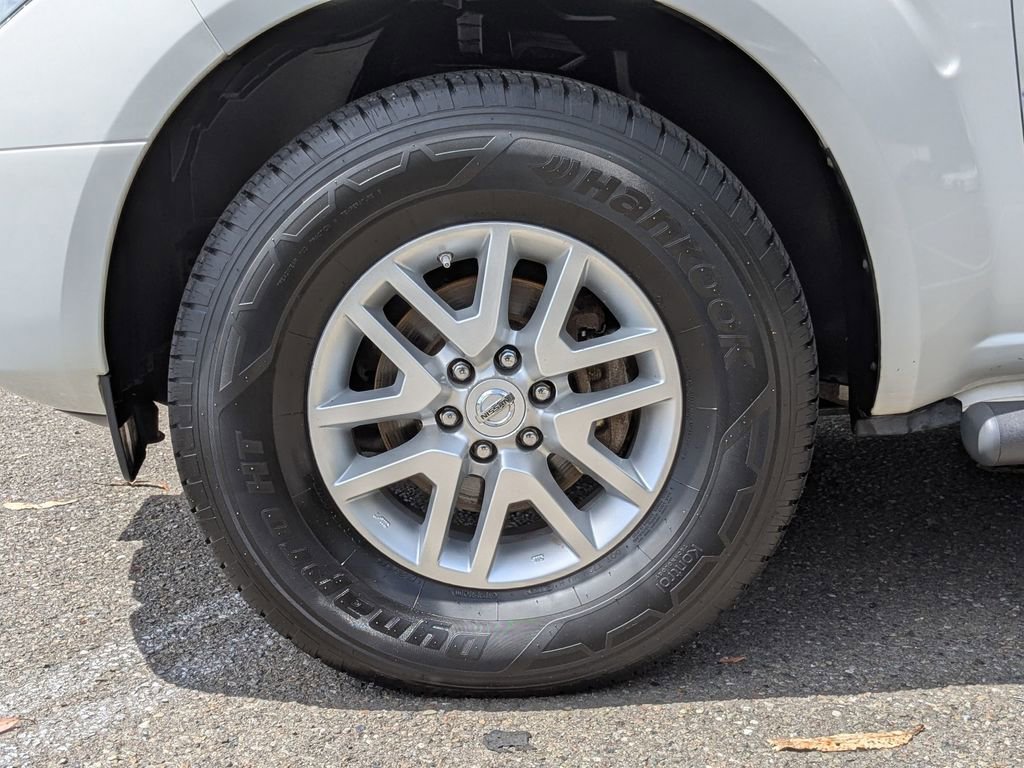 Used 2016 Nissan Frontier SV w/ SV Value Truck Package AWD/4WD image 9