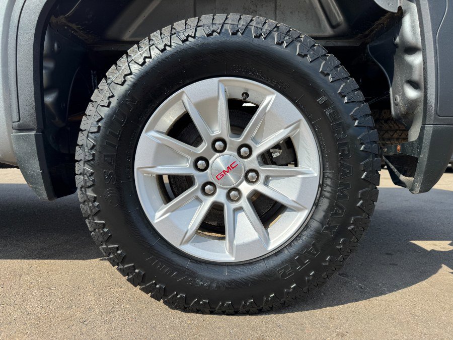 Used 2023 GMC Sierra 1500 SLE w/ Enhanced Capability Package AWD/4WD image 13