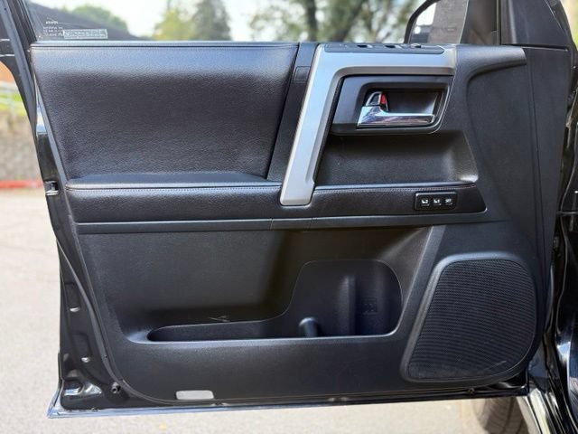 Used 2016 Toyota 4Runner Limited AWD/4WD image 12